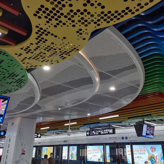 铝瓦楞板的优点主要有以下几点